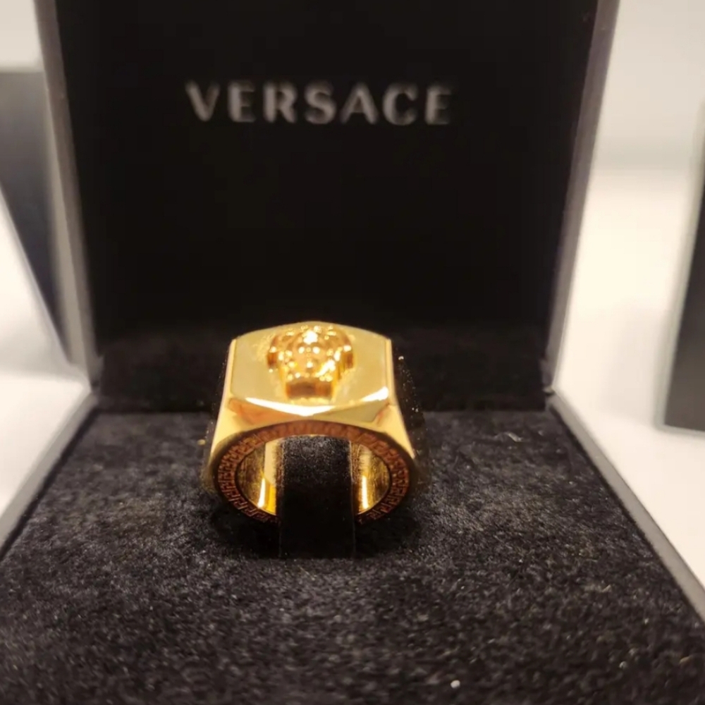 Versace Medusa  Ring 5 ¼ Never worn Gold - Picture 2 of 5